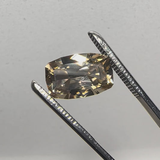 Moissanite (Golden)